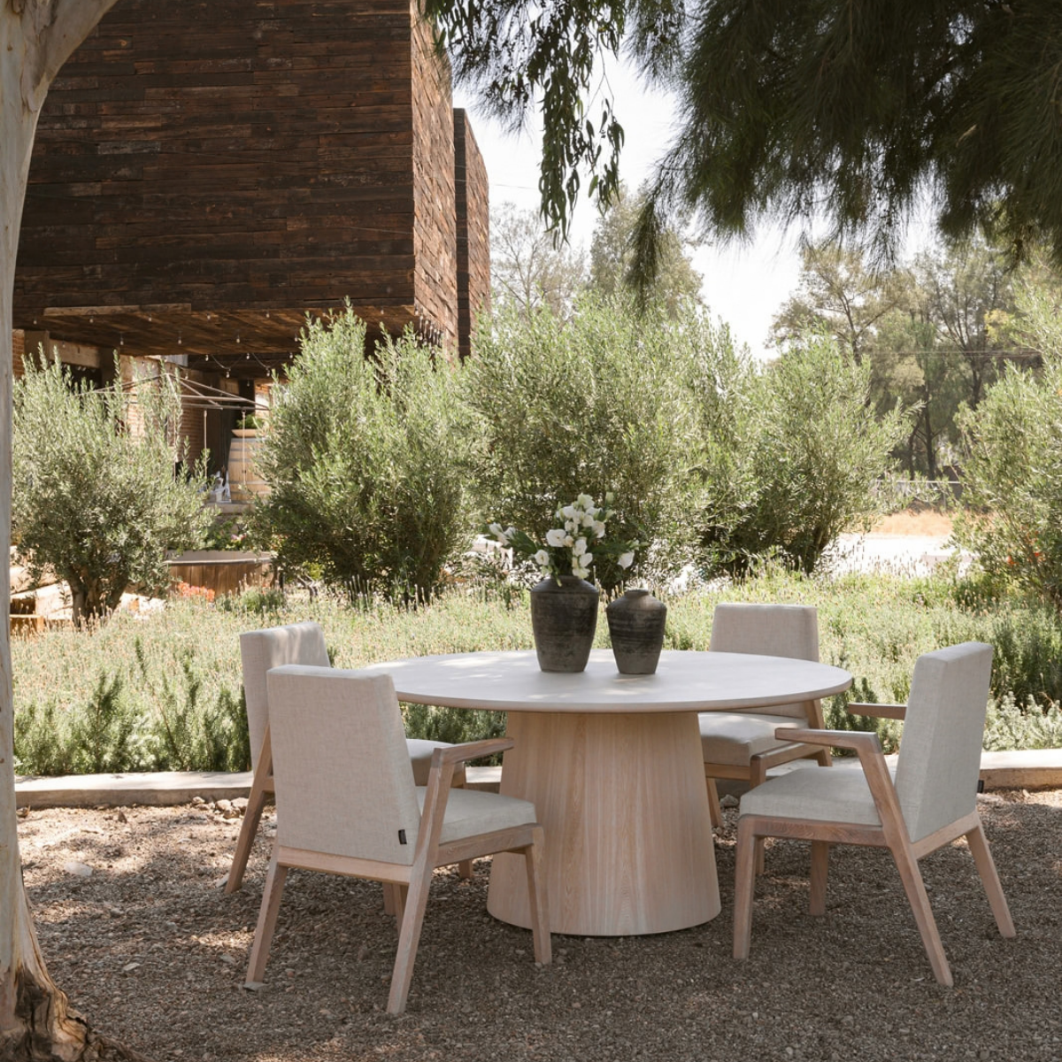 MESA COMEDOR DEÍA